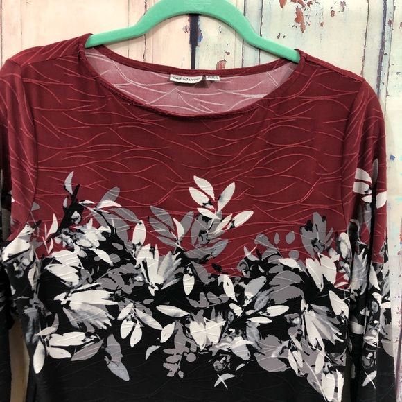 Beautiful Top by Croft & Barrow - Picture 3 of 7